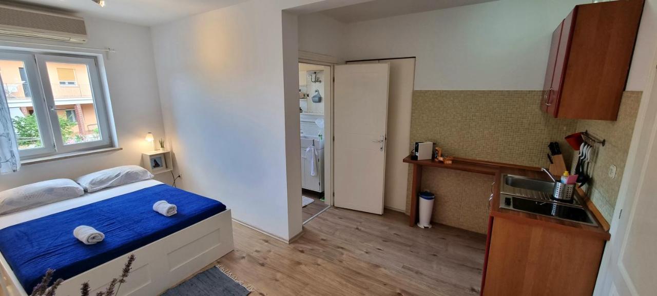 Apartamento Tiny Studio Big Living Rovinj Exterior foto