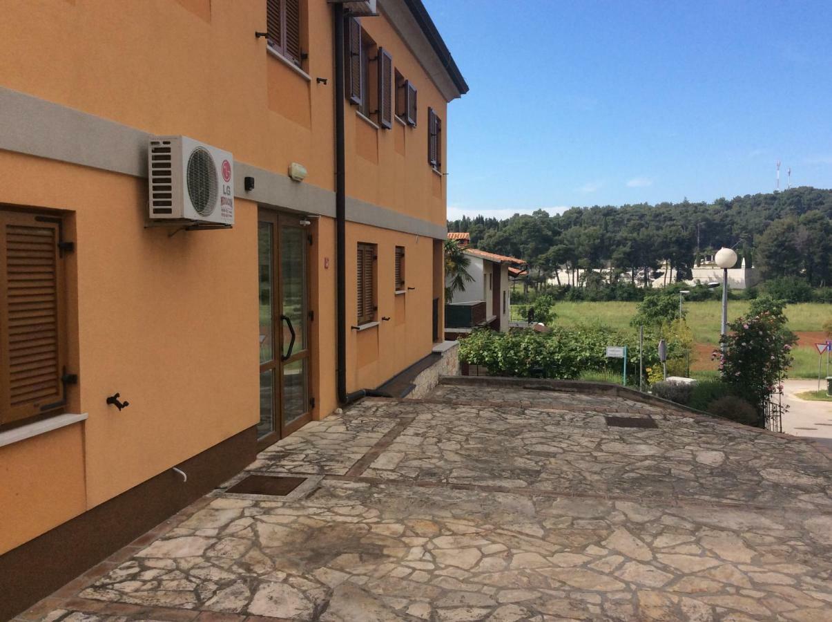 Apartamento Tiny Studio Big Living Rovinj Exterior foto